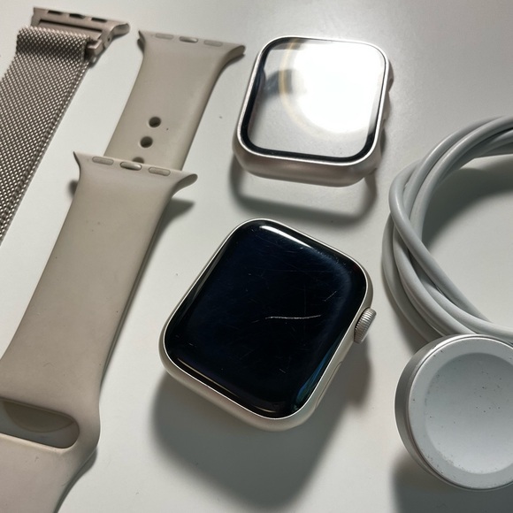Apple Watch Series 8 45mm Starlight - Picture 2 of 5